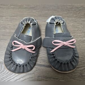 Robeez Infant Girl Shoes Grey Pink Bows Infant Size 2 3-6 Months Comfy Easy On
